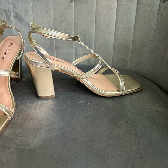 Pierre Dumas sandal heels - Picture 3 of 9